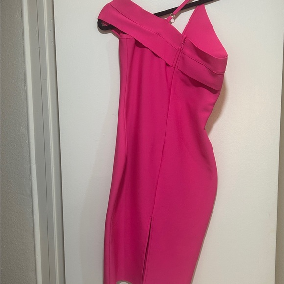 Elegant Hot Pink Women's Dress. Fitted with stretch and a zipper in the back. - Picture 2 of 2